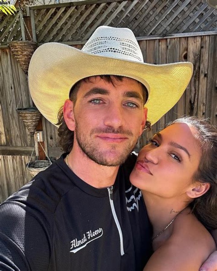 Cassie Husband Net Worth: An Insight into Alex Fine&rsquo;s Wealth and Success