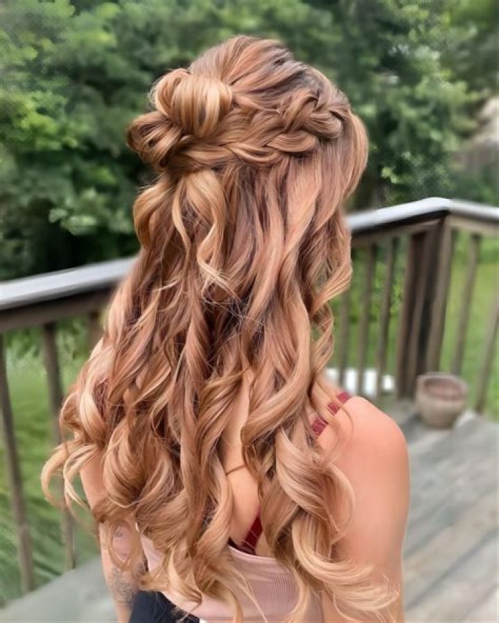 Discover Stunning Medium Length Easy Homecoming Hairstyles 2024